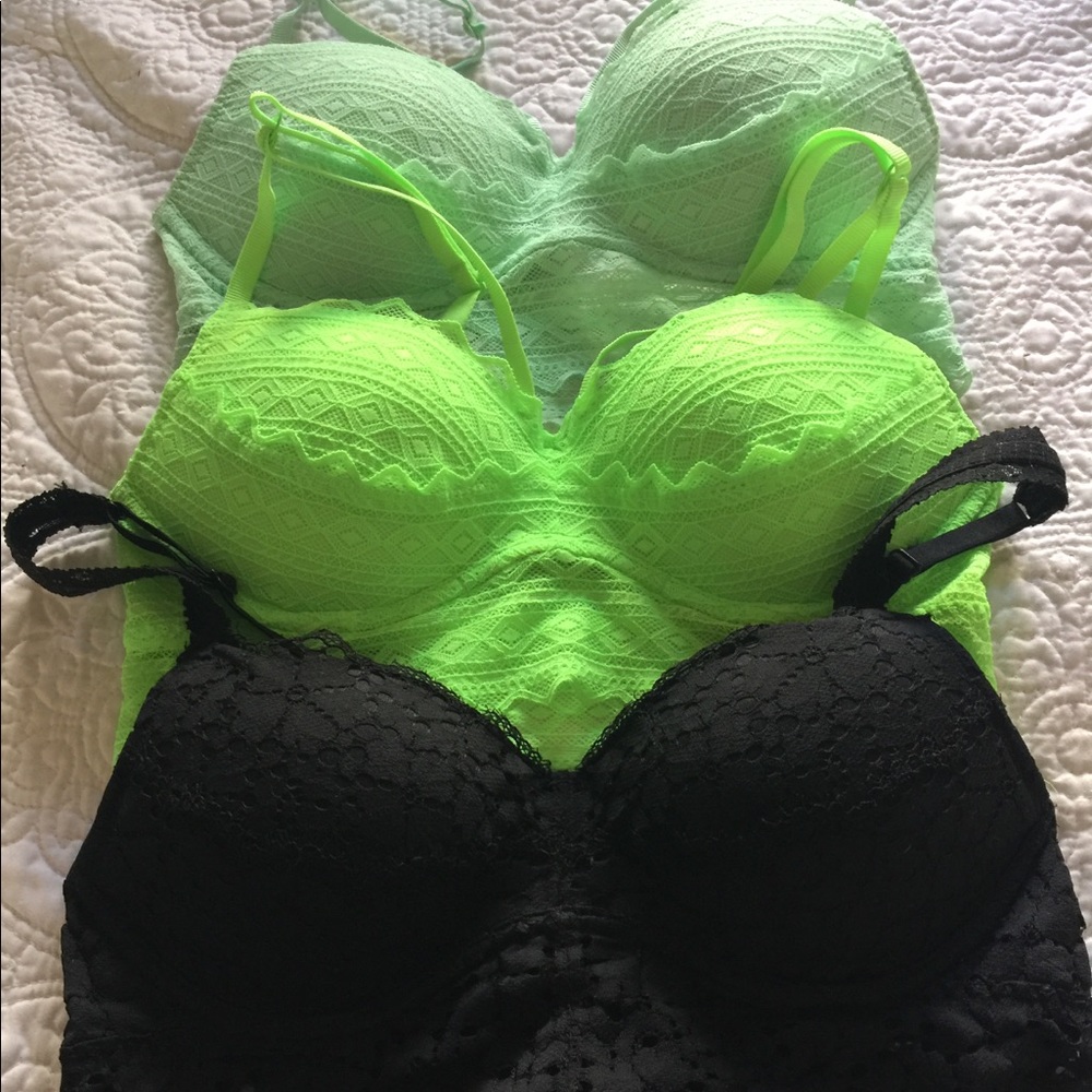 New never worn Victoria’s Secret “pink” Braletts